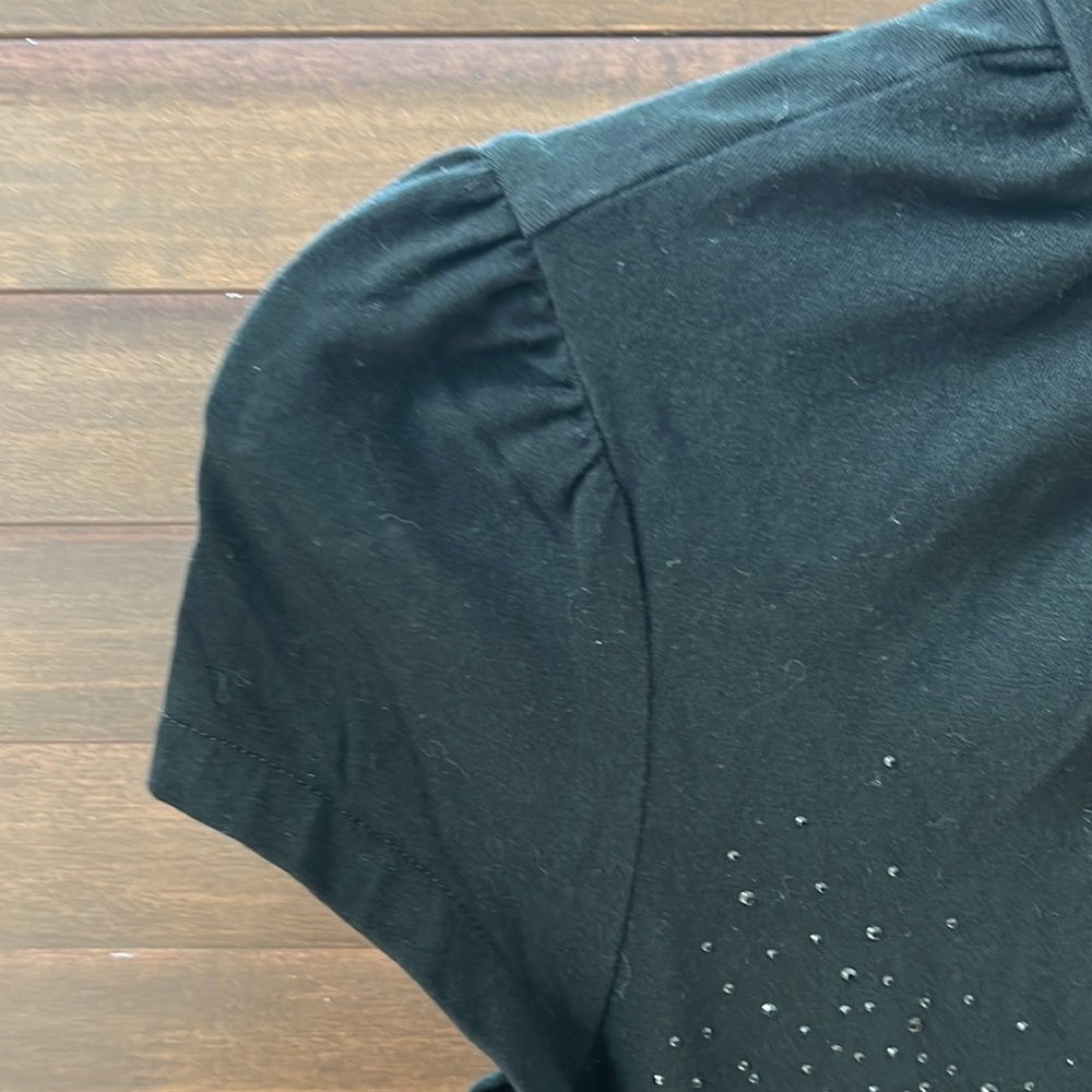 Black Keyhole Turtleneck - Picture 4 of 5